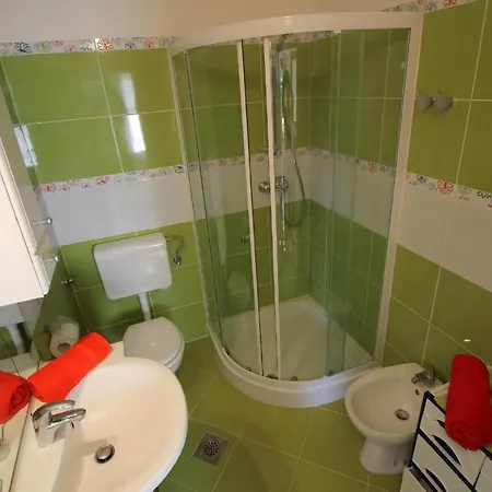Anka In Mit Terrasse Nahe Altstadt Apartman