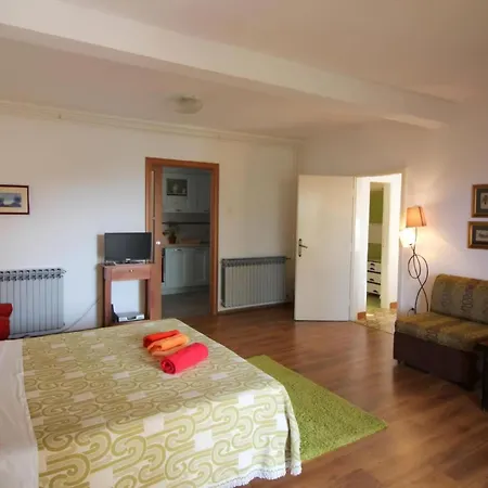 Anka In Mit Terrasse Nahe Altstadt Apartman